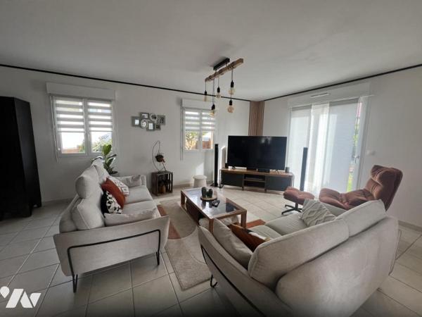 LA FERTE MACE, pavillon tout confort, 4 chambres, 2 garages
