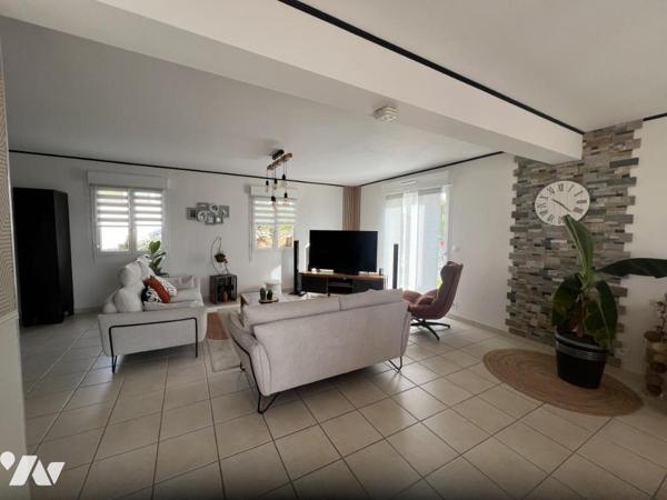 LA FERTE MACE, pavillon tout confort, 4 chambres, 2 garages
