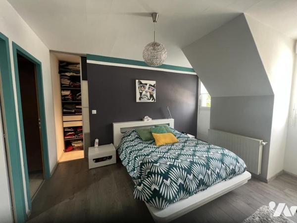 LA FERTE MACE, pavillon tout confort, 4 chambres, 2 garages