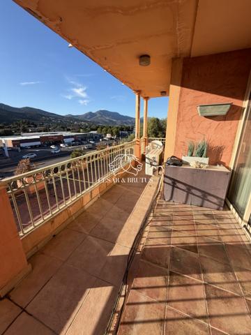 APPARTEMENT TRAVERSANT A BIGUGLIA