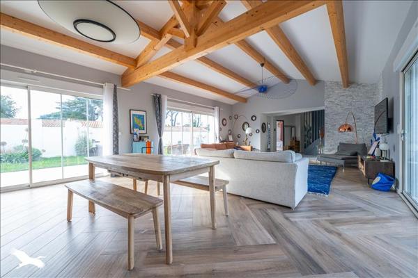 Maison à vendre |  Saint-Georges-d'Oléron |  7 pièces | 205 m²