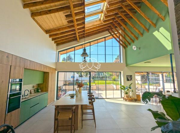 CHARLY centre, superbe transformation esprit Loft de 310 m2