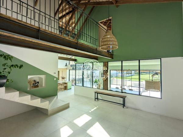 CHARLY centre, superbe transformation esprit Loft de 310 m2
