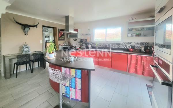 Maison à vendre à La Chevrolière - 5 pièces, 3 chambres avec jardin.