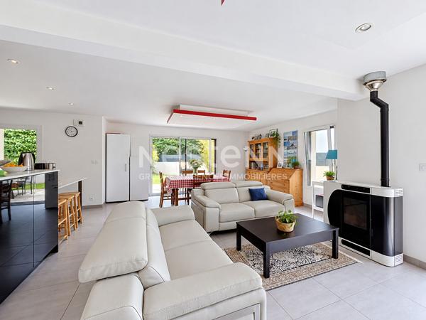 PLOUZANÉ ! Maison familiale de 2014 ! 4 chambres ! Sous-sol total de plus de 100 m² ! Terrain de 798 m²