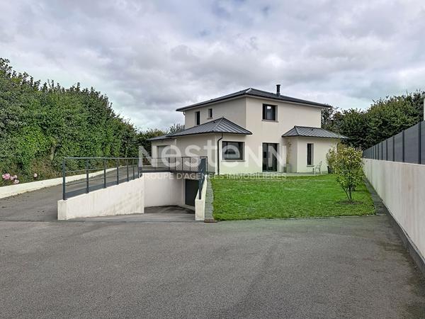 PLOUZANÉ ! Maison familiale de 2014 ! 4 chambres ! Sous-sol total de plus de 100 m² ! Terrain de 798 m²