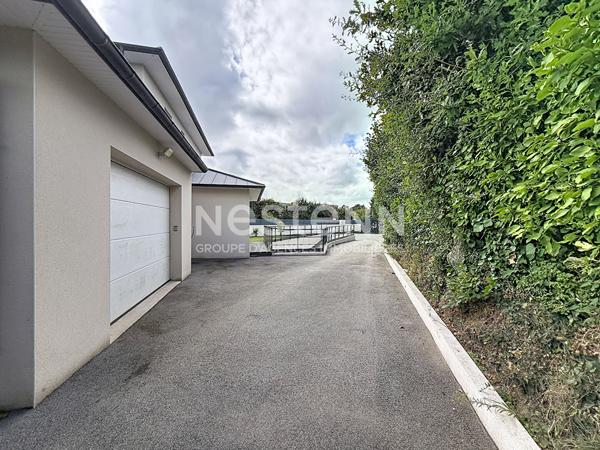 PLOUZANÉ ! Maison familiale de 2014 ! 4 chambres ! Sous-sol total de plus de 100 m² ! Terrain de 798 m²