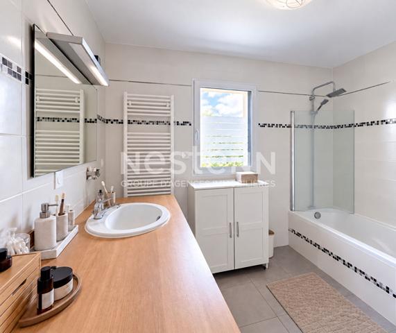 PLOUZANÉ ! Maison familiale de 2014 ! 4 chambres ! Sous-sol total de plus de 100 m² ! Terrain de 798 m²