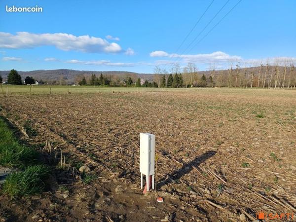 Terrain plat de 809m² proche de Nay