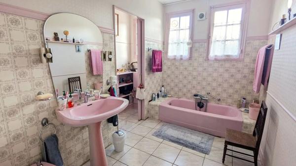 Maison familiale de caractère – 219 m² habitables, parc arboré de 4 900 m², dépendances et pigeonnier – secteur Artigues, Foulayronnes.