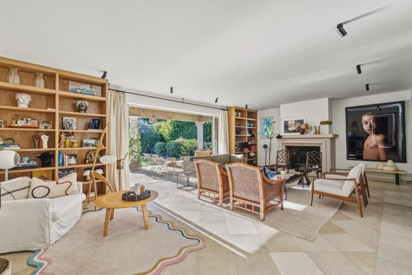 SPLENDIDE VILLA AVEC JARDIN PAYSAGER ET PISCINE _ MOUGINS