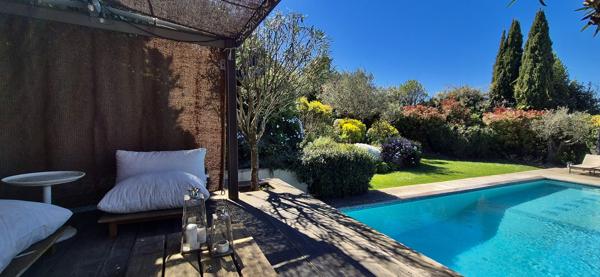 SPLENDIDE VILLA AVEC JARDIN PAYSAGER ET PISCINE _ MOUGINS