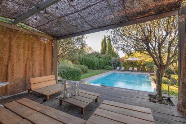 SPLENDIDE VILLA AVEC JARDIN PAYSAGER ET PISCINE _ MOUGINS