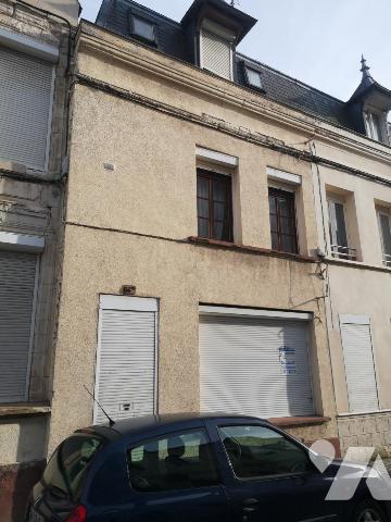 MAISON DE CENTRE VILLE A RENOVER