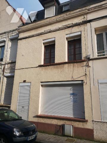 MAISON DE CENTRE VILLE A RENOVER