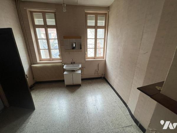 MAISON DE CENTRE VILLE A RENOVER