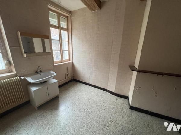 MAISON DE CENTRE VILLE A RENOVER