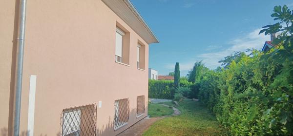 À vendre - Maison individuelle, 6 pièces située à Chassieu (69680)