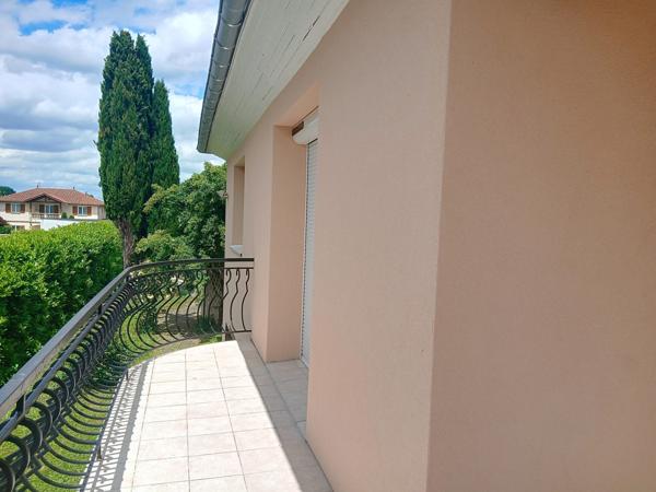 À vendre - Maison individuelle, 6 pièces située à Chassieu (69680)