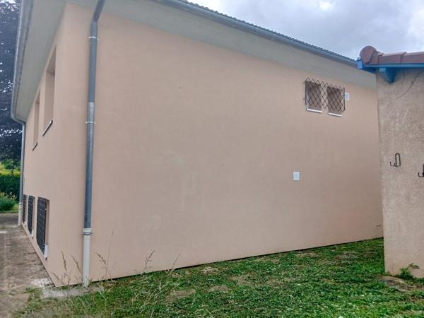 À vendre - Maison individuelle, 6 pièces située à Chassieu (69680)