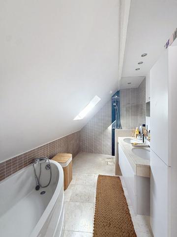 Maison de ville - 4 chambres - secteur Les Banchais - aucun travaux