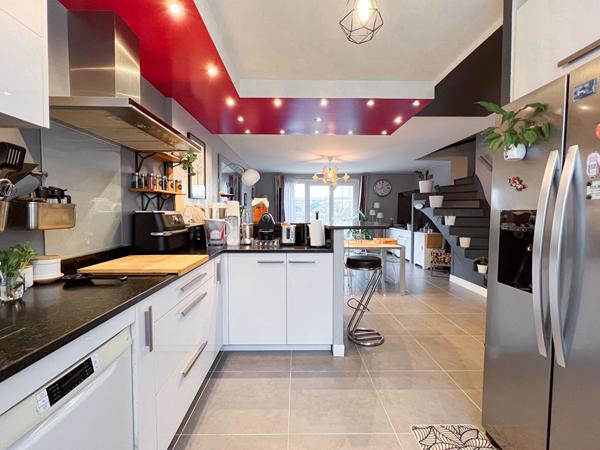 Maison de ville - 4 chambres - secteur Les Banchais - aucun travaux