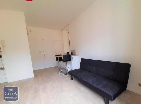 Appartement à louer 1 pièce 22.81m²