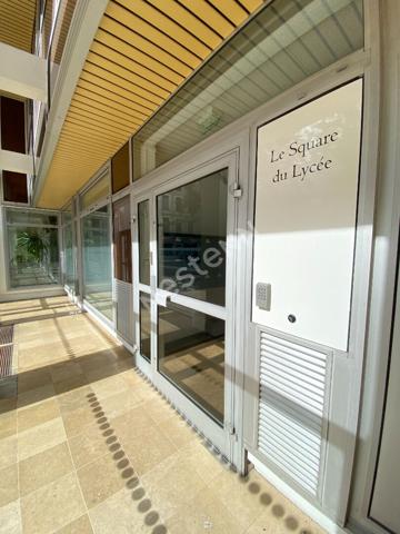 A LOUER APPARTEMENT 2 CHAMBRES AVEC LOGGIA POITIERS - HYPER CENTRE - QUARTIER MAGENTA