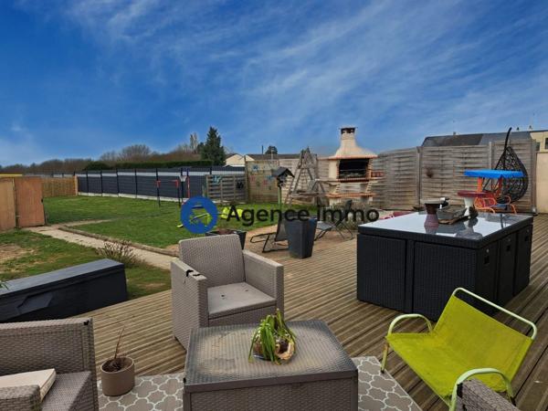 À vendre - Maison traditionnelle, 6 pièces située à Le Lude (72800)