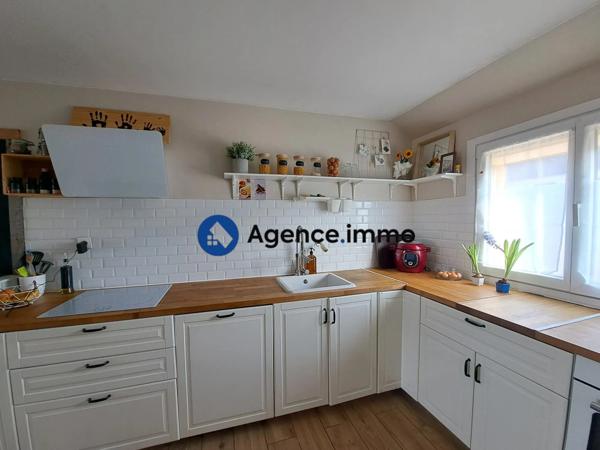 À vendre - Maison traditionnelle, 6 pièces située à Le Lude (72800)