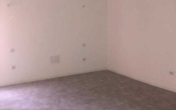 Appartement à louer    2 pièces •  Mallemort