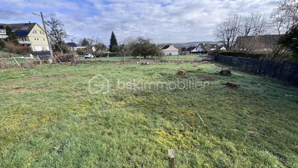 Terrain de 736 m²
