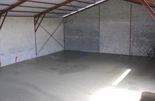 HANGAR DE 395M² A LOUER SUR LE SECTEUR DE ROCHEFORT 17300