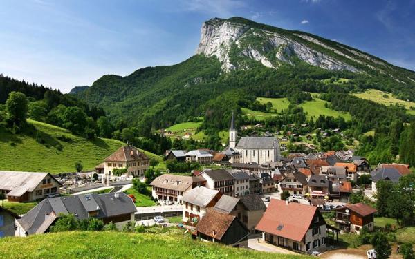 Appartement à vendre    3 pièces •  Saint-Pierre-d'Entremont Isère