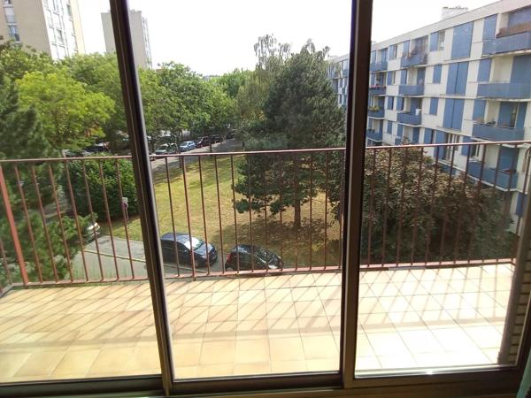 Location                                                      Appartement
                        
                     3 pièces                      66 m2                     à Rosny-sous-Bois
