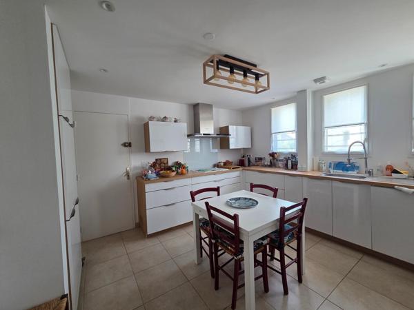 Maison rénovée de 4 chambres avec jardin