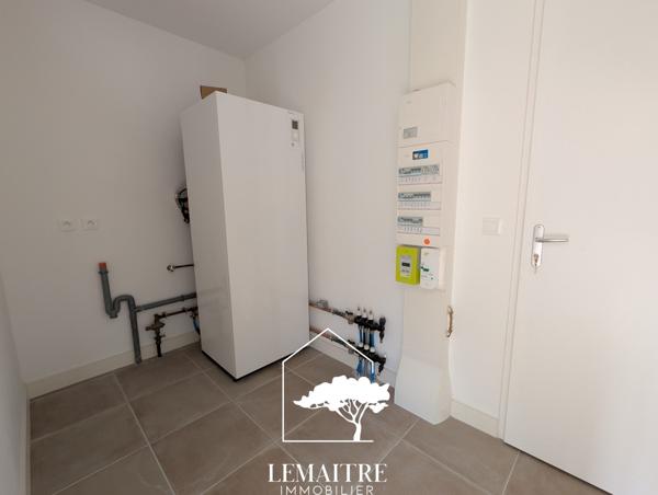 Maison neuve de 3 chambres avec garage à proximité des commerces