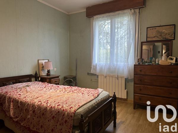 Maison traditionnelle 7 pièces de 136 m² à Gouarec (22570)