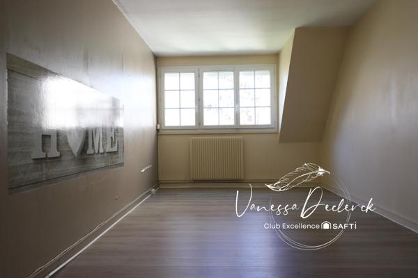 MAISON FAMILIALE 4 CHAMBRES ET 1 BUREAU AVEC JARDIN CLOS