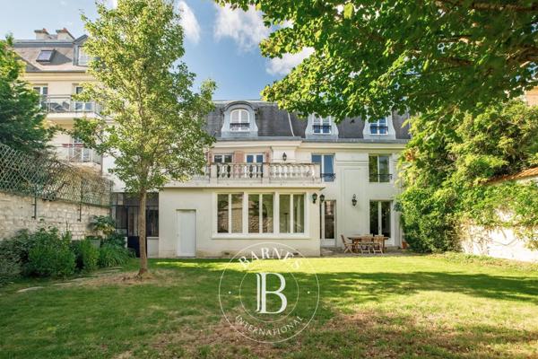 Saint-Germain-en-Laye, Maison 6 Chambres -  295 m² à vendre