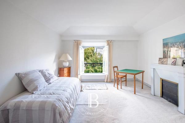 Saint-Germain-en-Laye, Maison 6 Chambres -  295 m² à vendre