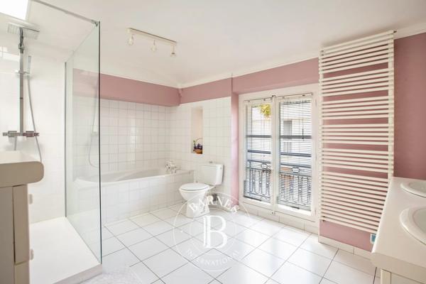 Saint-Germain-en-Laye, Maison 6 Chambres -  295 m² à vendre