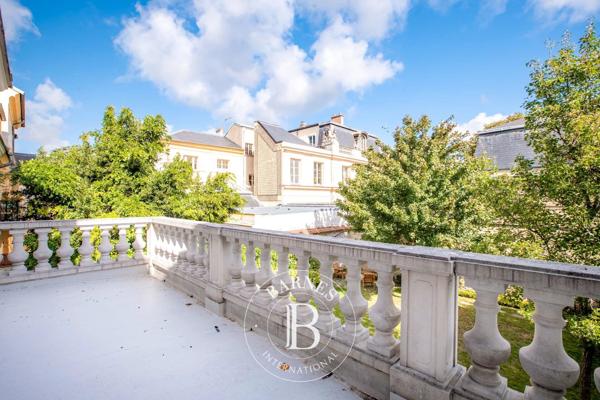 Saint-Germain-en-Laye, Maison 6 Chambres -  295 m² à vendre