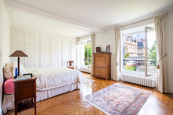 Saint-Germain-en-Laye, Maison 6 Chambres -  295 m² à vendre