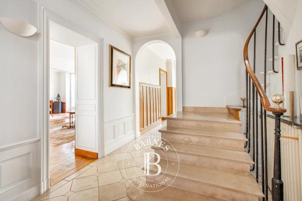 Saint-Germain-en-Laye, Maison 6 Chambres -  295 m² à vendre