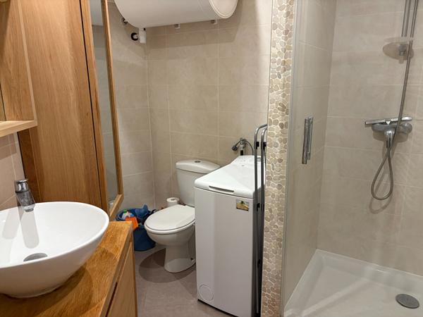 Grand Studio 28 m2 avec Hauteur sous plafond + 3métres