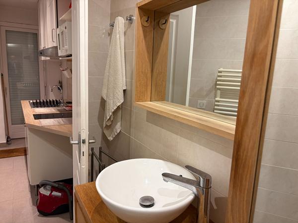 Grand Studio 28 m2 avec Hauteur sous plafond + 3métres