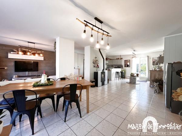 Vente Maison contemporaine de plain-pied - 6 pièces - 139m² - Piscine - COGNAC