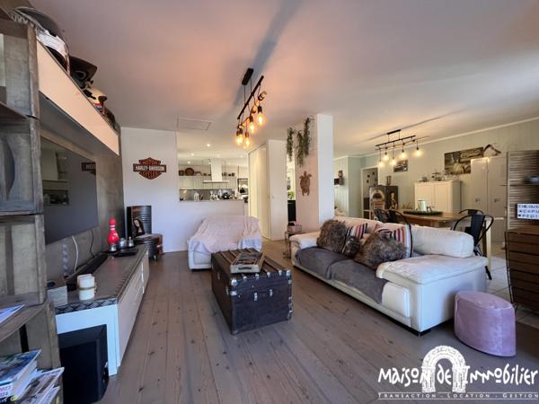 Vente Maison contemporaine de plain-pied - 6 pièces - 139m² - Piscine - COGNAC