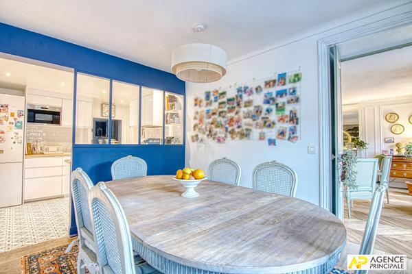 Versailles Notre Dame Place Hoche - Appartement 6 pièces 152.94m² au sol (150.69m² carrez) situé au premier étage 1 570 000 € ** - Référence 26621